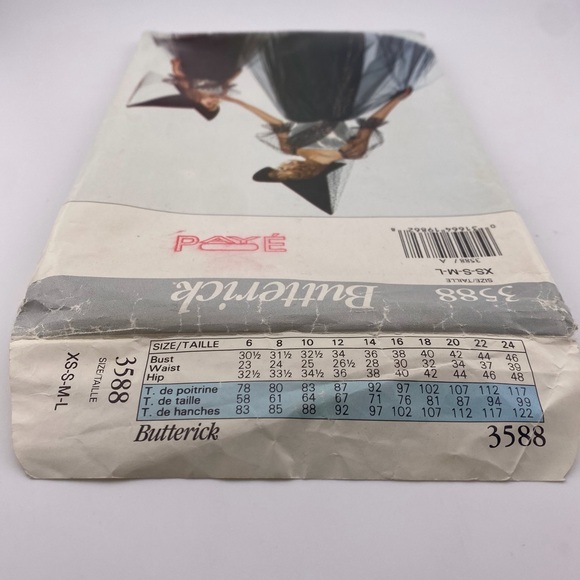 🪡 BUTTERICK Children Costume Sewing Pattern 3588 - Picture 4 of 6